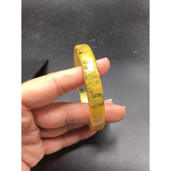 Unusual Color Bakelite Bangle Marbled Yellow Black Square Edge Bracelet - Picture 3 of 6